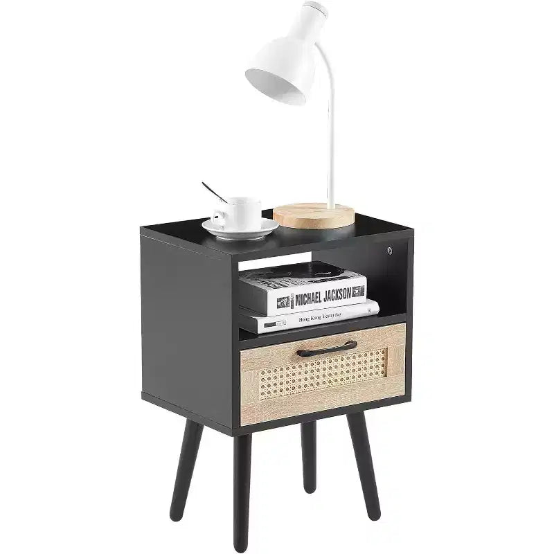 Acekool Mesita de noche moderna de ratán con cajón, mesita de noche de madera natural con carga USB y toma de corriente para dormitorio y sala de estar