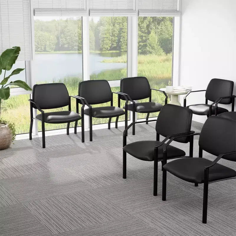 Silla para visitas, 500 lbs, antimicrobiana, negra - Boss Office Products: Respaldo medio resistente, brazos fijos, estructura de metal